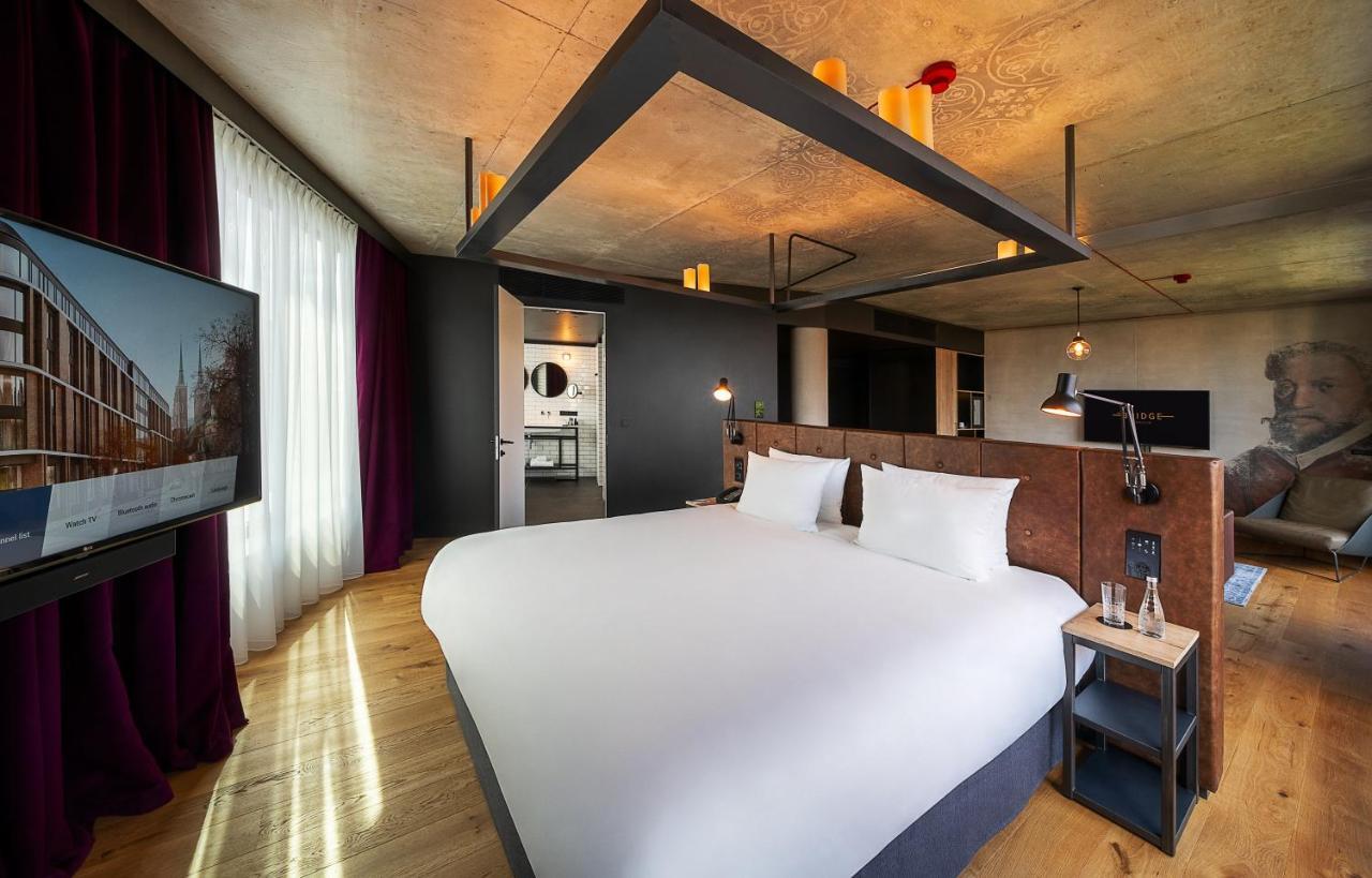 The Bridge Wroclaw - Mgallery Ngoại thất bức ảnh A suite at the hotel